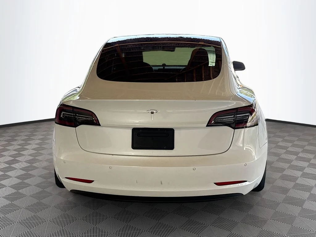 Used 2019  Tesla Standard Range Plus image 7