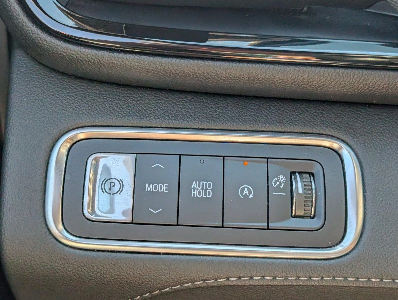 Used 2026 Summit White Buick Sport Touring image 29