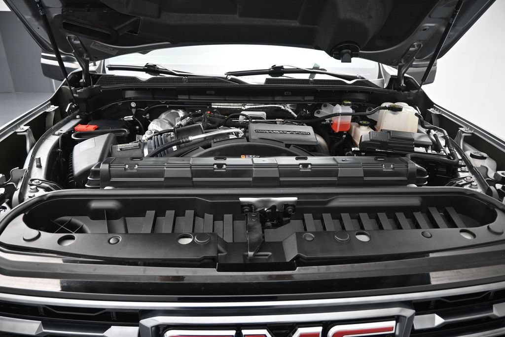 Used 2025 Silver GMC AT4 image 27