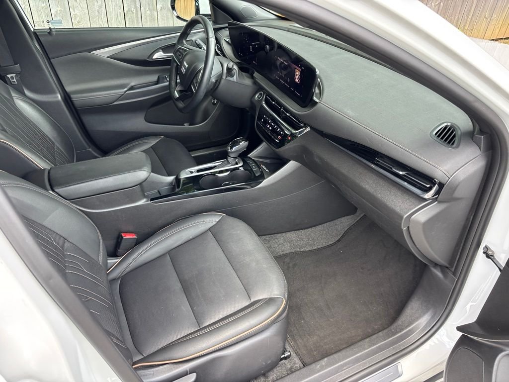 Used 2025 White Buick Avenir image 46