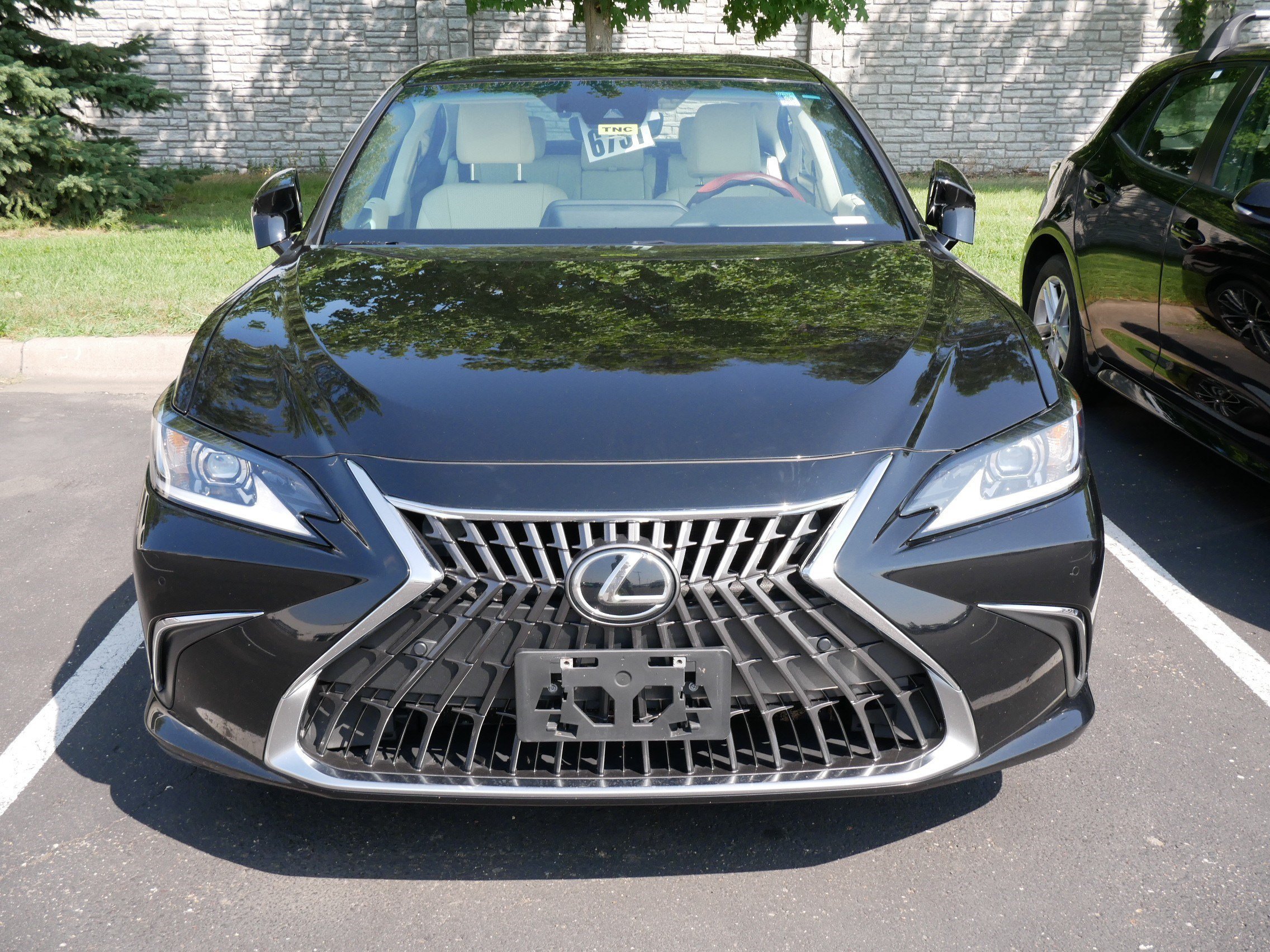Used 2022 Obsidian Lexus ES 350 image 2