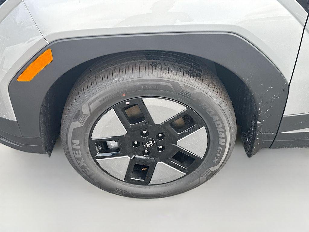 New 2026 Shimmering Silver Hyundai SE image 23