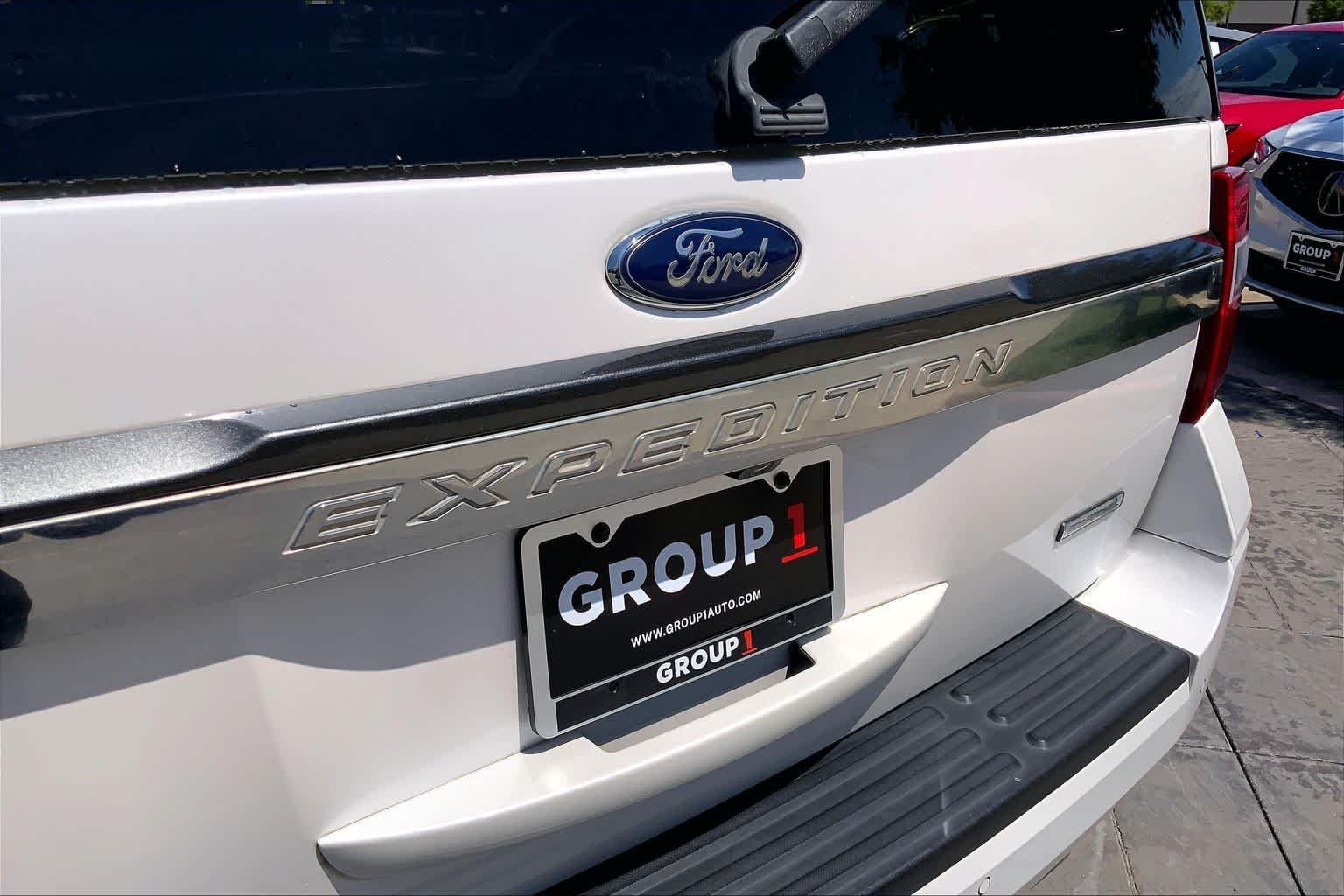 Used 2017 White Platinum Metallic Tri-Coat Ford XLT image 30