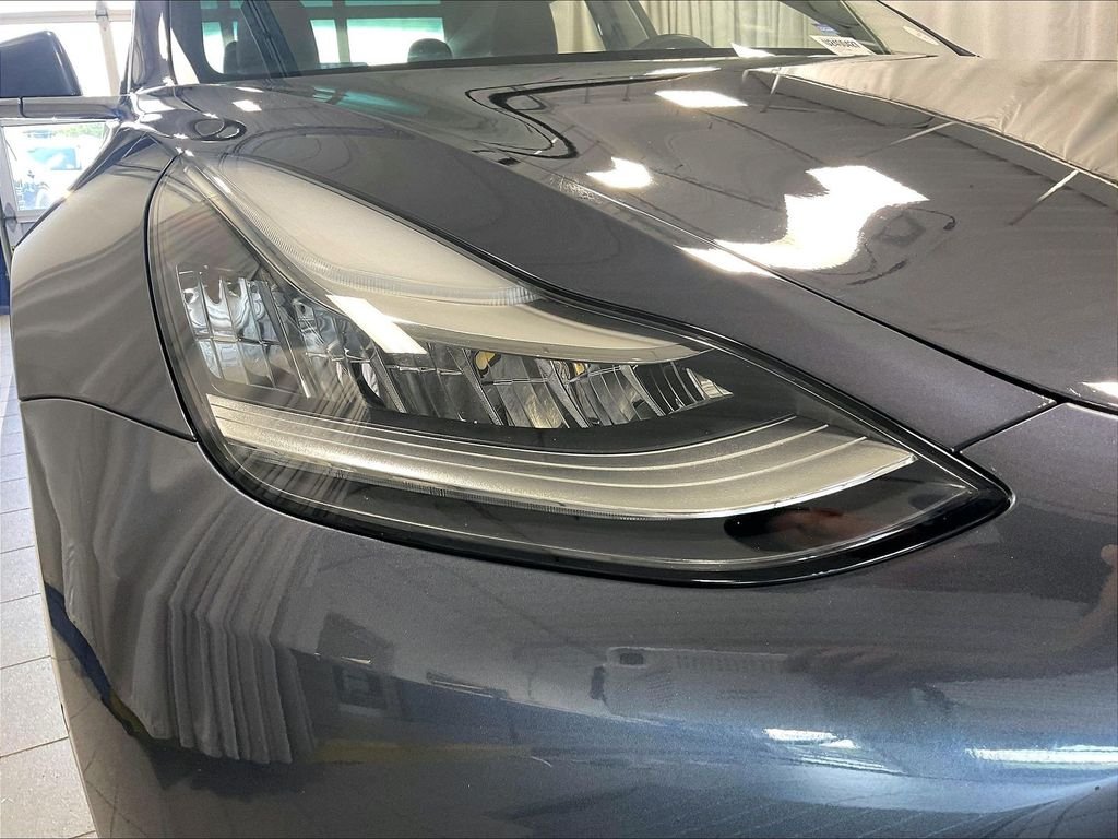 Used 2018 Gray Tesla Long Range image 33