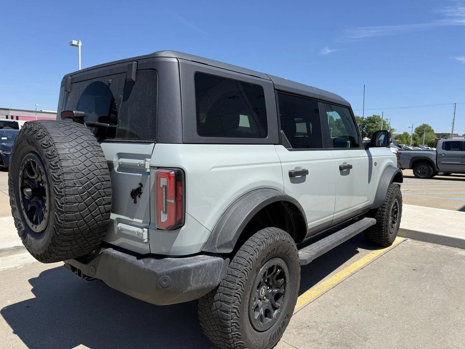 Used 2022 Cactus Gray Ford Wildtrak image 5