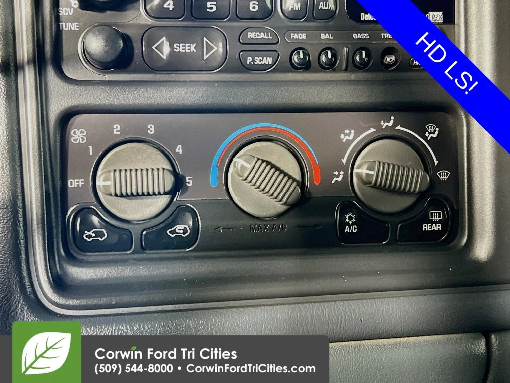 Used 2000 White Chevrolet LS image 8