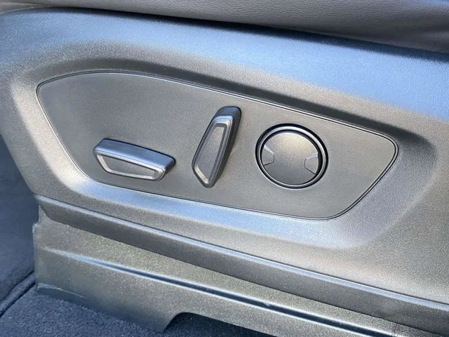 2024 Ford Explorer XLT - Photo 18