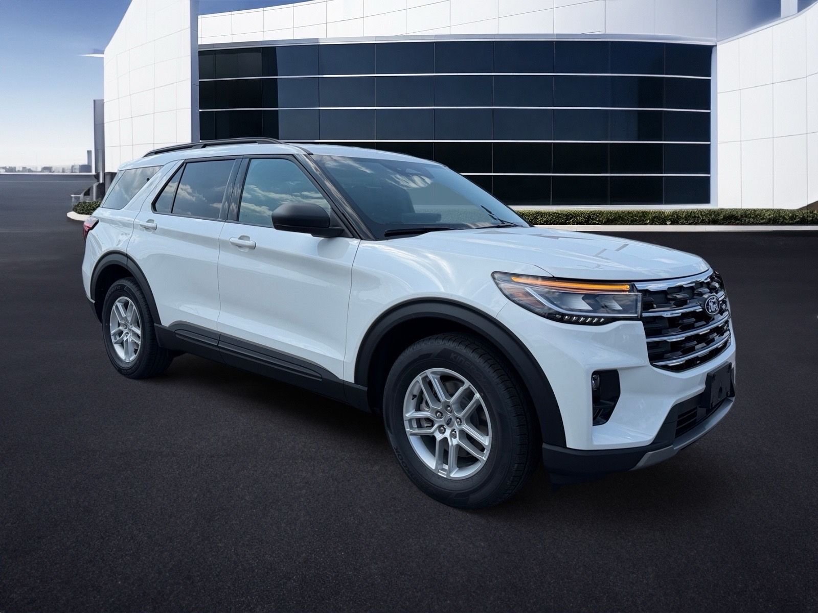 New 2027 Star White Metallic Tri-Coat Ford Active image 2