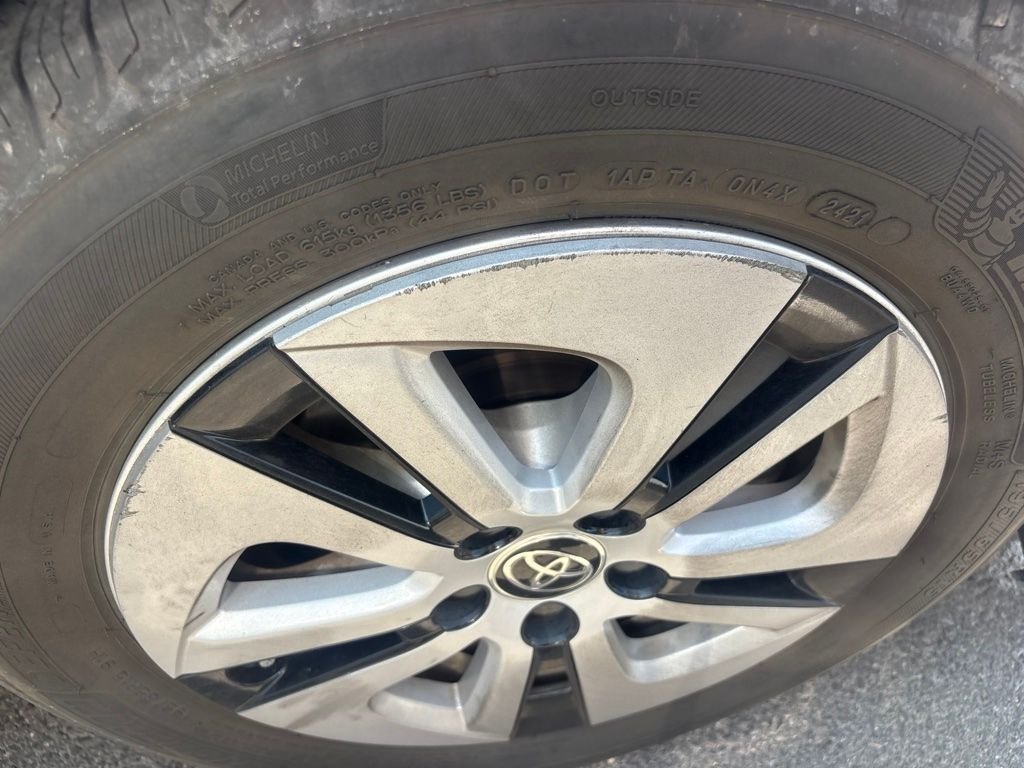 Used 2018 Silver Toyota Two image 16