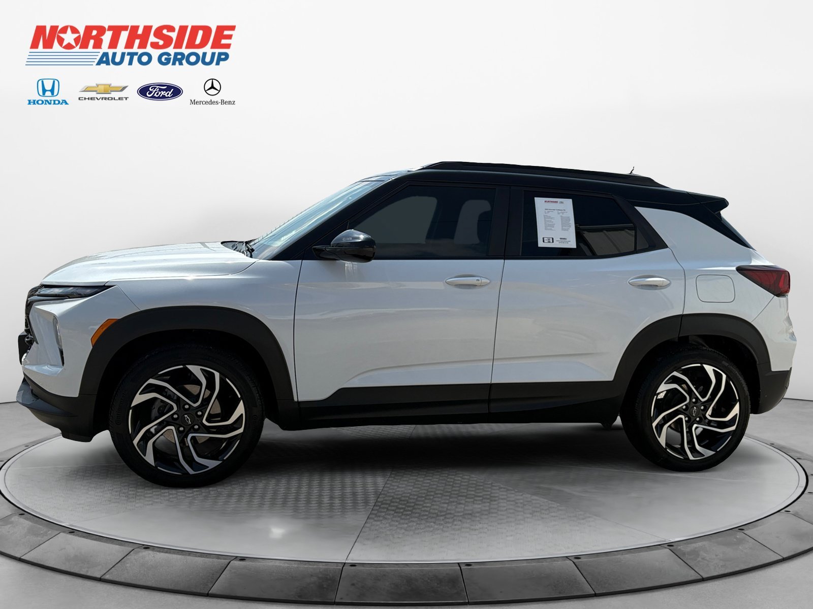 Used 2025 Iridescent Pearl Tricoat Chevrolet RS image 4