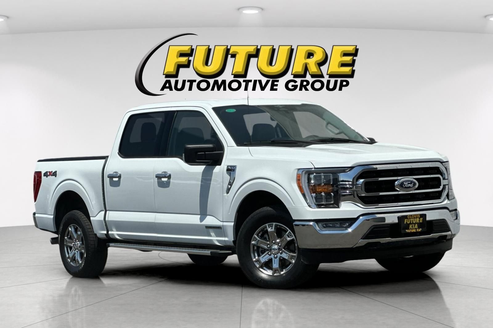 Used 2023 White Ford XLT image 1
