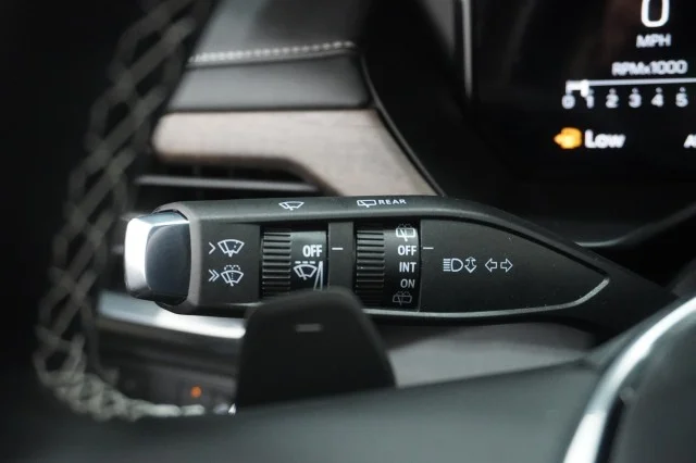 2026 GMC Acadia Denali Ultimate - Photo 30