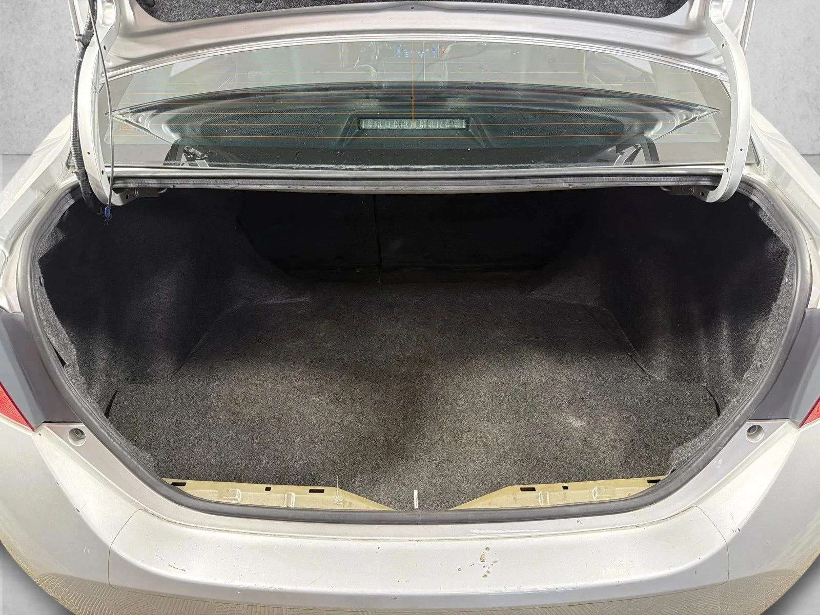 Used 2019 Classic Silver Metallic Toyota SE image 18