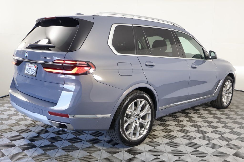 Used 2025 Copper Metallic BMW xDrive40i image 4