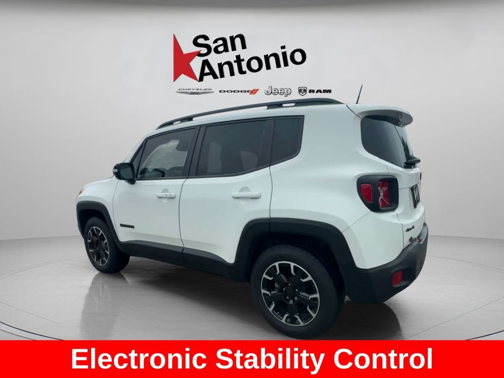 Certified Used 2023 White Jeep Altitude image 10