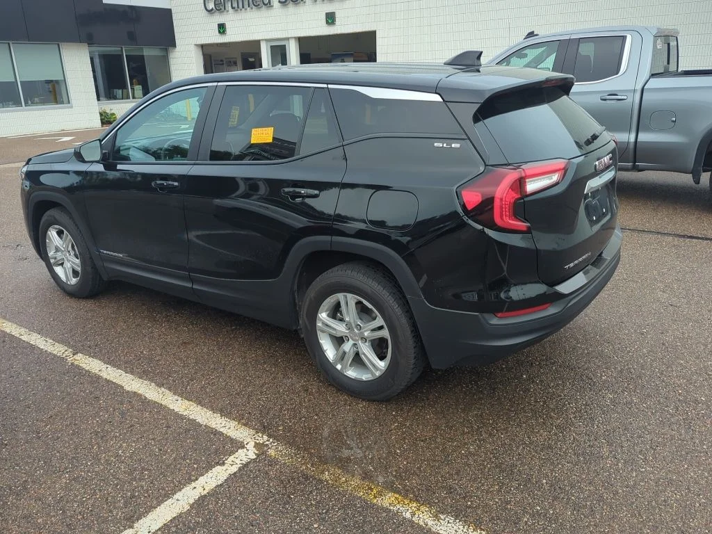 Used 2024 Ebony Twilight Metallic GMC SLE image 7
