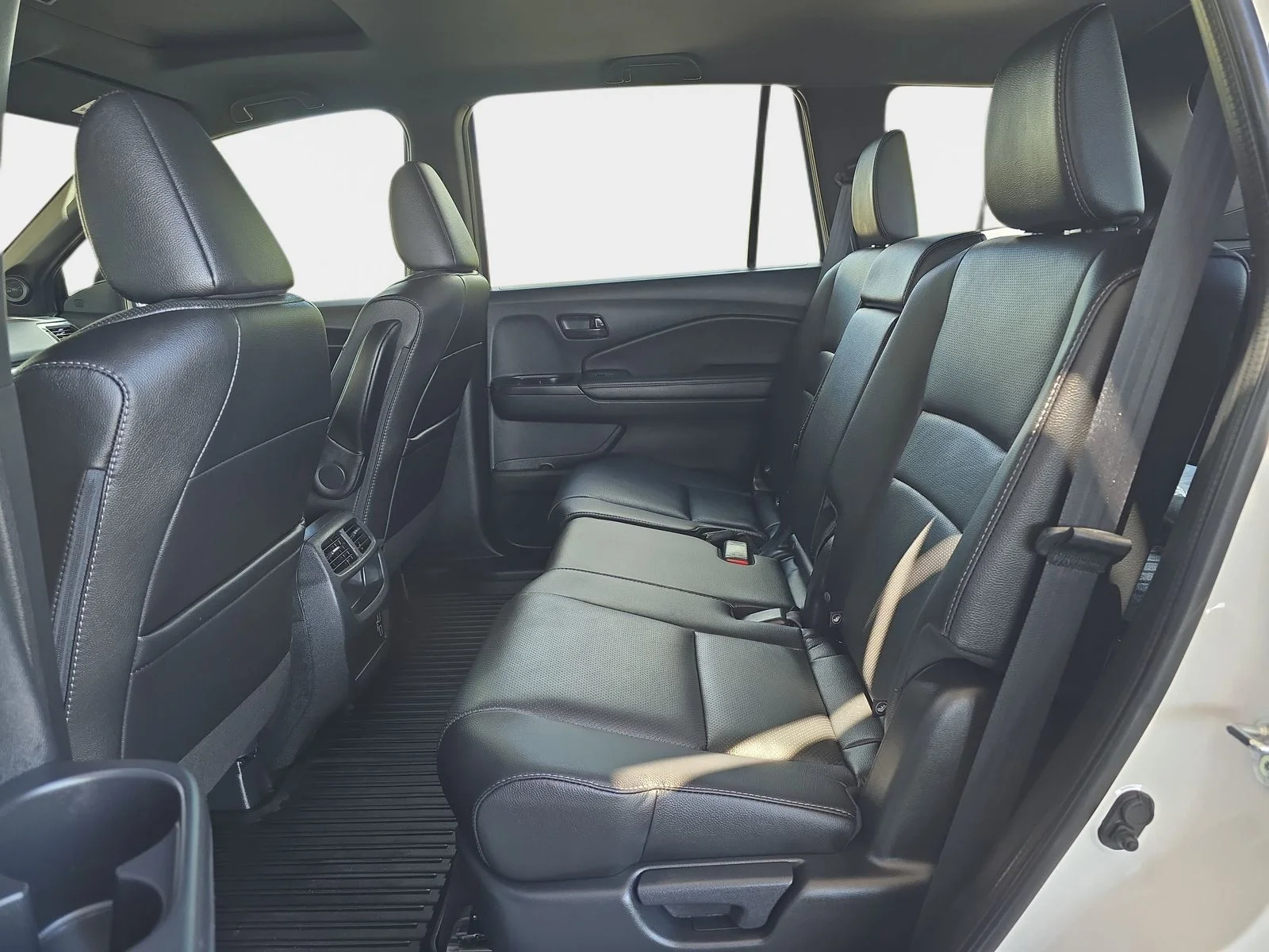 2023 Honda Passport EX-L - Photo 16