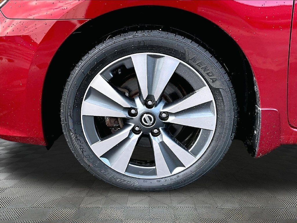 Used 2017 Scarlet Ember Nissan SL image 7