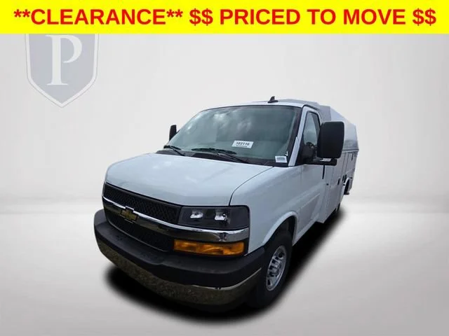 New 2025 Summit White Chevrolet 1WT image 12