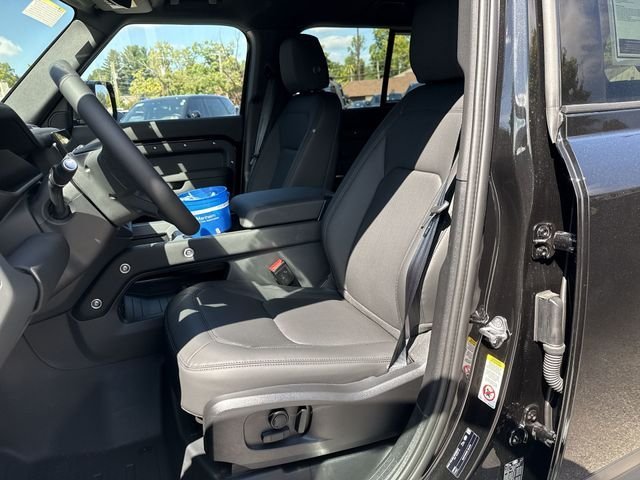 New 2026 Santorini Black LAND ROVER S image 10