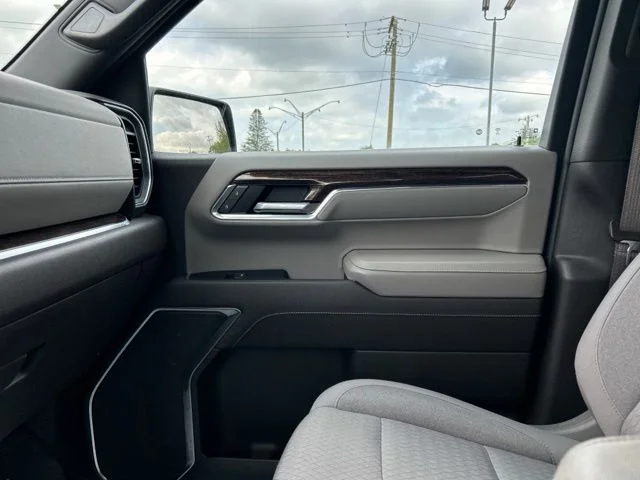 Used 2022 Summit White GMC SLE image 39