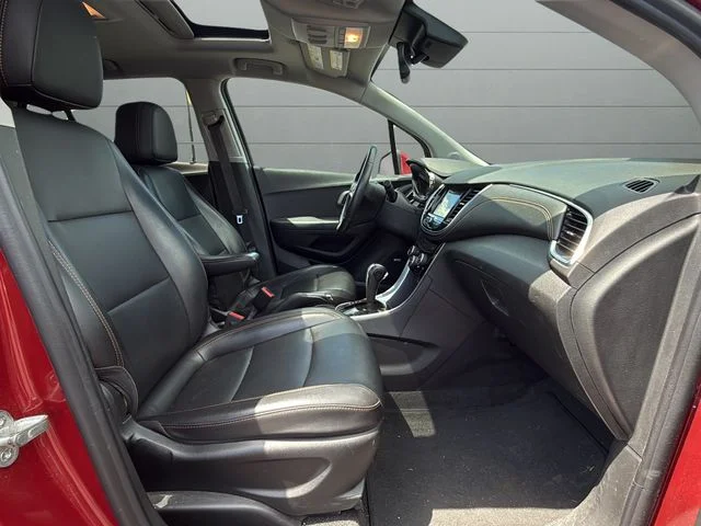 Used 2019 Red Chevrolet Premier image 9