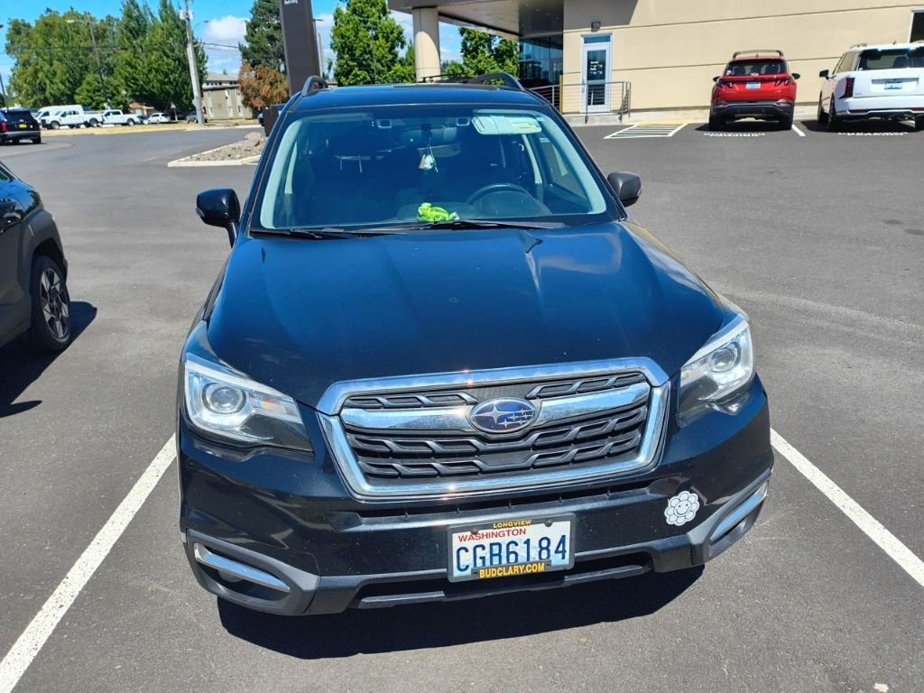 Used 2018 Crystal Black Silica Subaru 2.5i Touring image 10