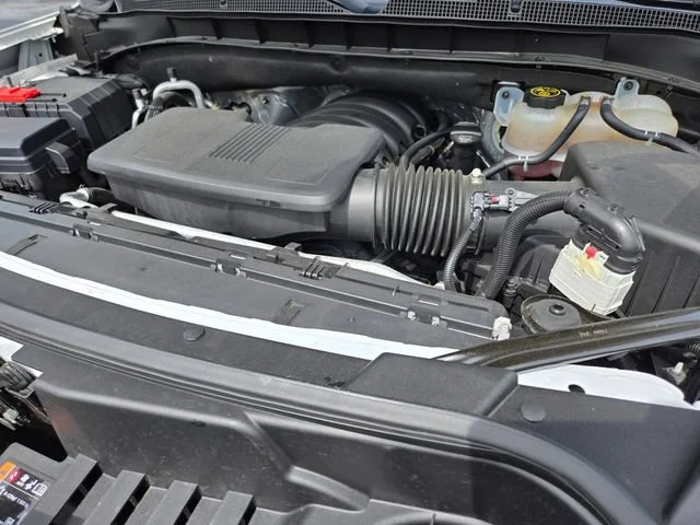 Used 2024 Summit White Chevrolet Premier image 23