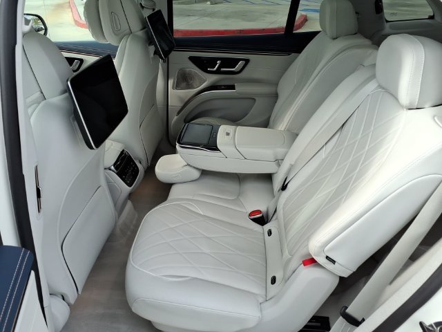 Certified Used 2023 White Mercedes-Benz 580 image 17