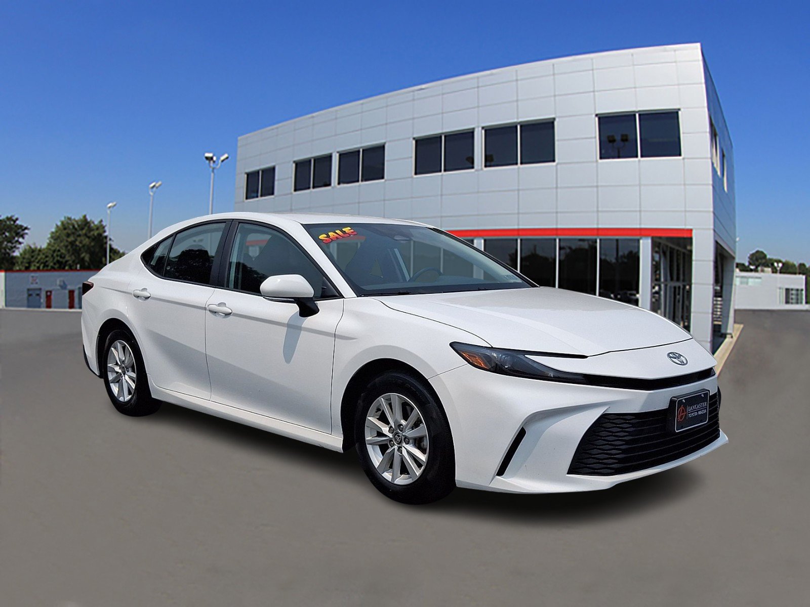 Used 2025 Wind Chill Pearl   089 Toyota LE image 1