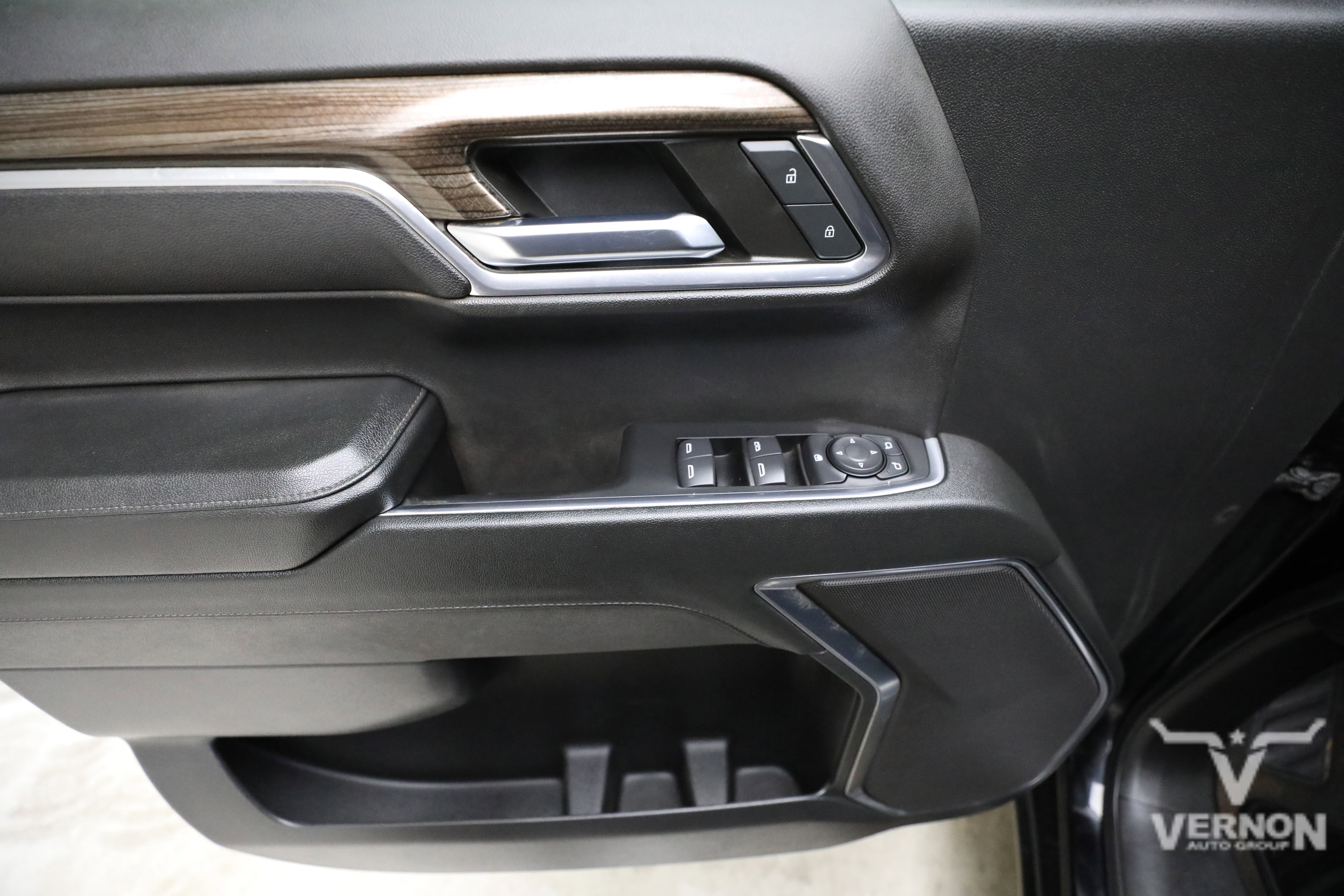 Used 2023 Black Chevrolet Y image 18