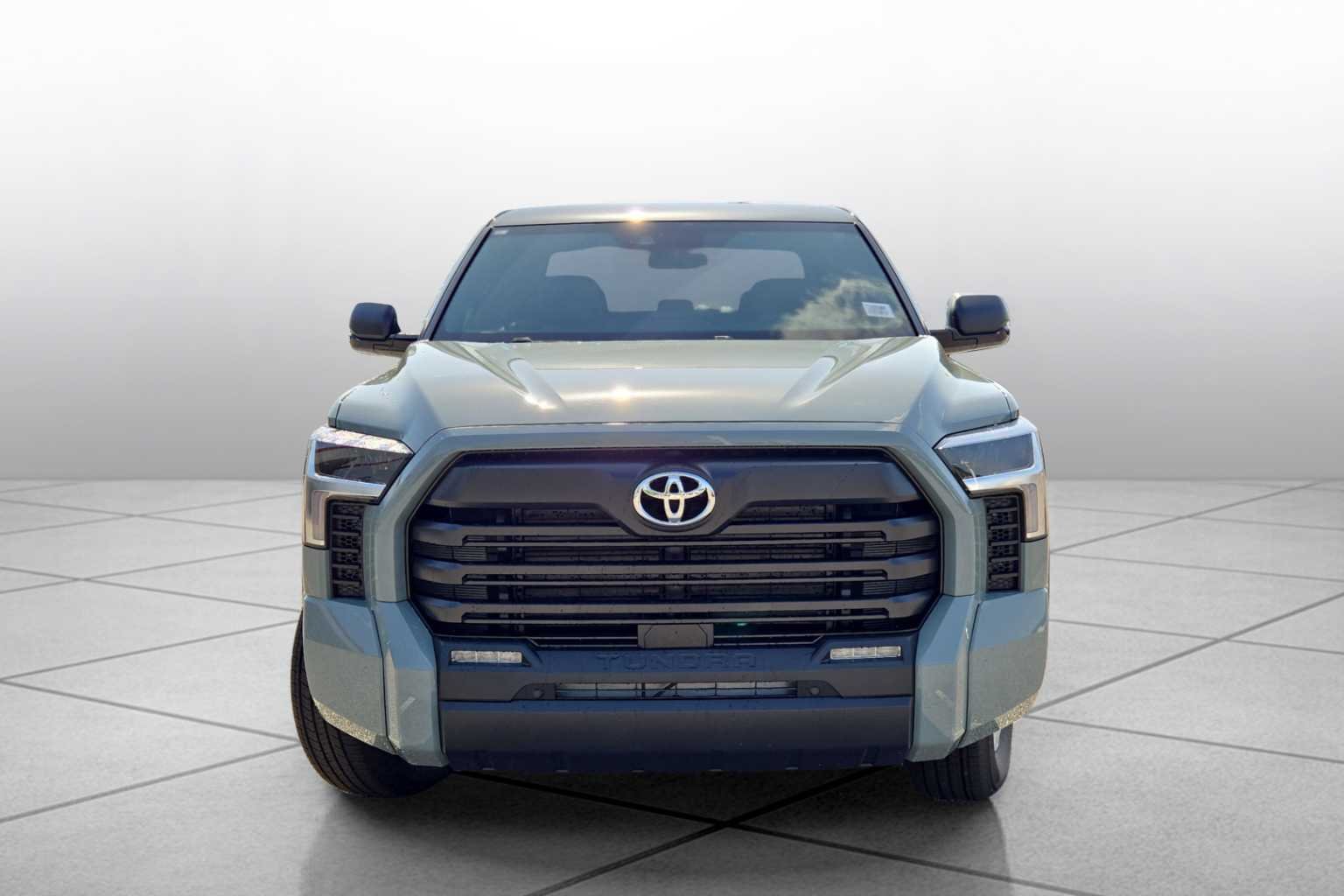 New 2026 Lunar Rock Toyota SR5 image 3