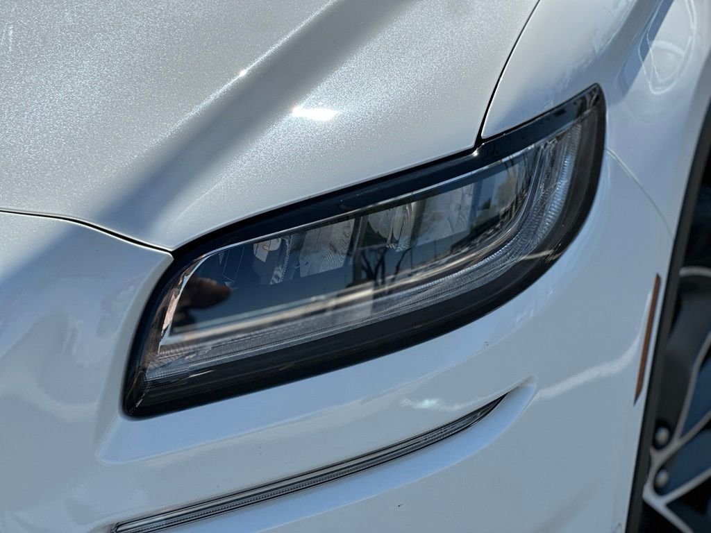 Used 2022 White Lincoln Reserve image 2