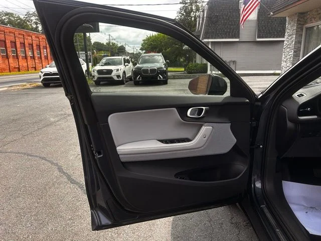 Used 2024  Polestar Long Range Dual Motor image 8