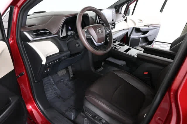 Used 2022 Ruby Flare Pearl Toyota Platinum image 20