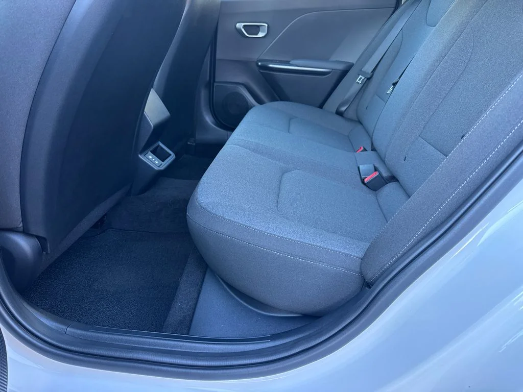New 2025 White Kia LXS image 20