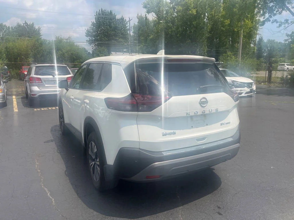 Used 2023 White Nissan SV image 18