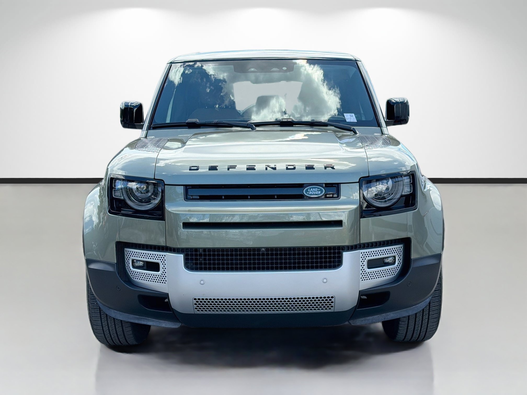 Certified Used 2025 Green Metallic Land Rover S image 8