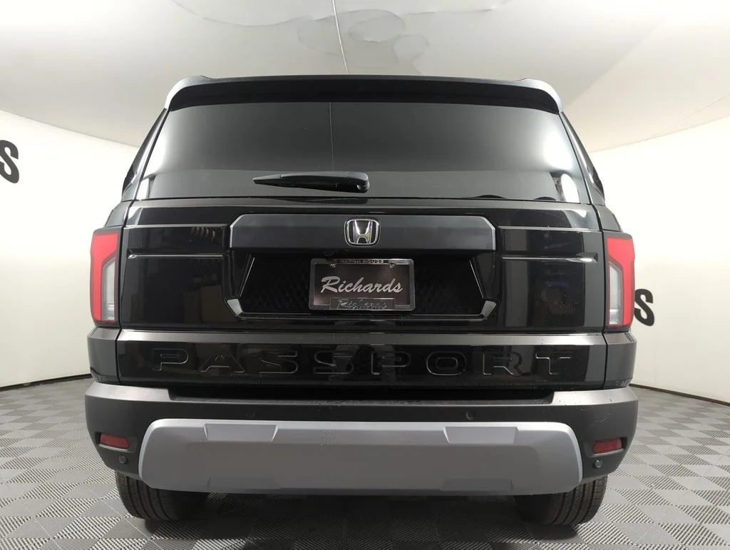 New 2026 Crystal Black Pearl Honda RTL image 4