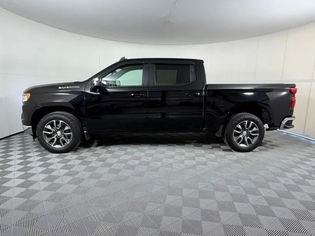 Certified Used 2022 Black Chevrolet LT image 4