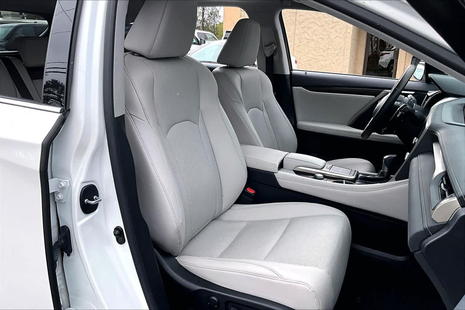 Used 2022 Eminent White Pearl Lexus  image 9