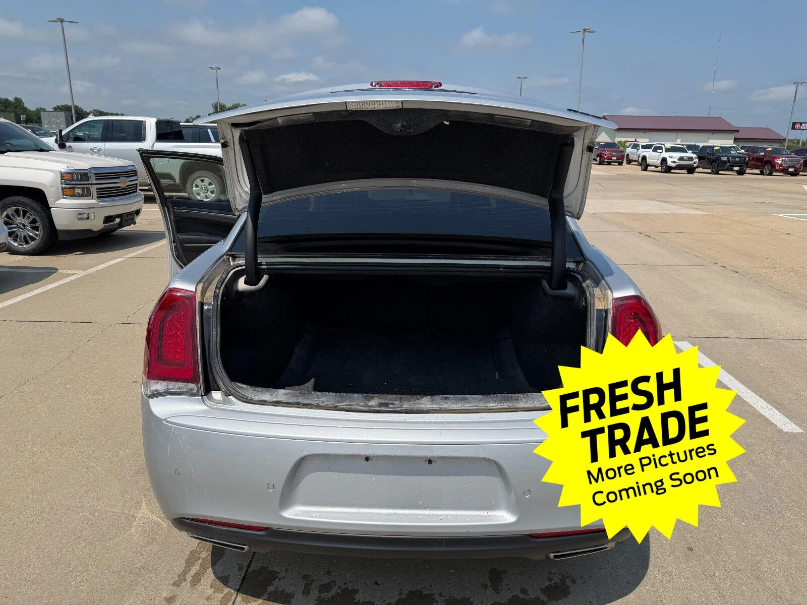 Used 2021 Silver Mist Clearcoat Chrysler Touring L image 10