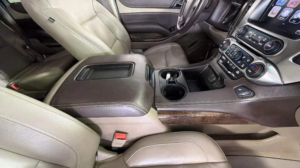 Used 2019 IRIDESCENT PEARL TRICOAT Chevrolet LT image 41