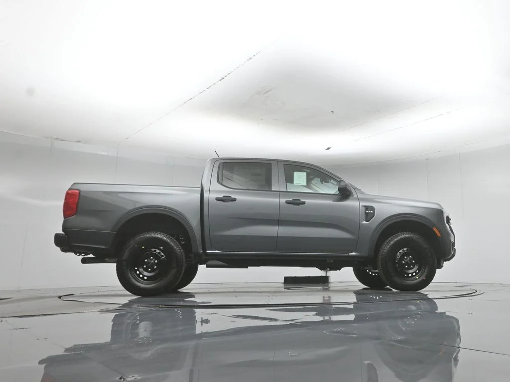New 2026 Gray Ford XL image 7
