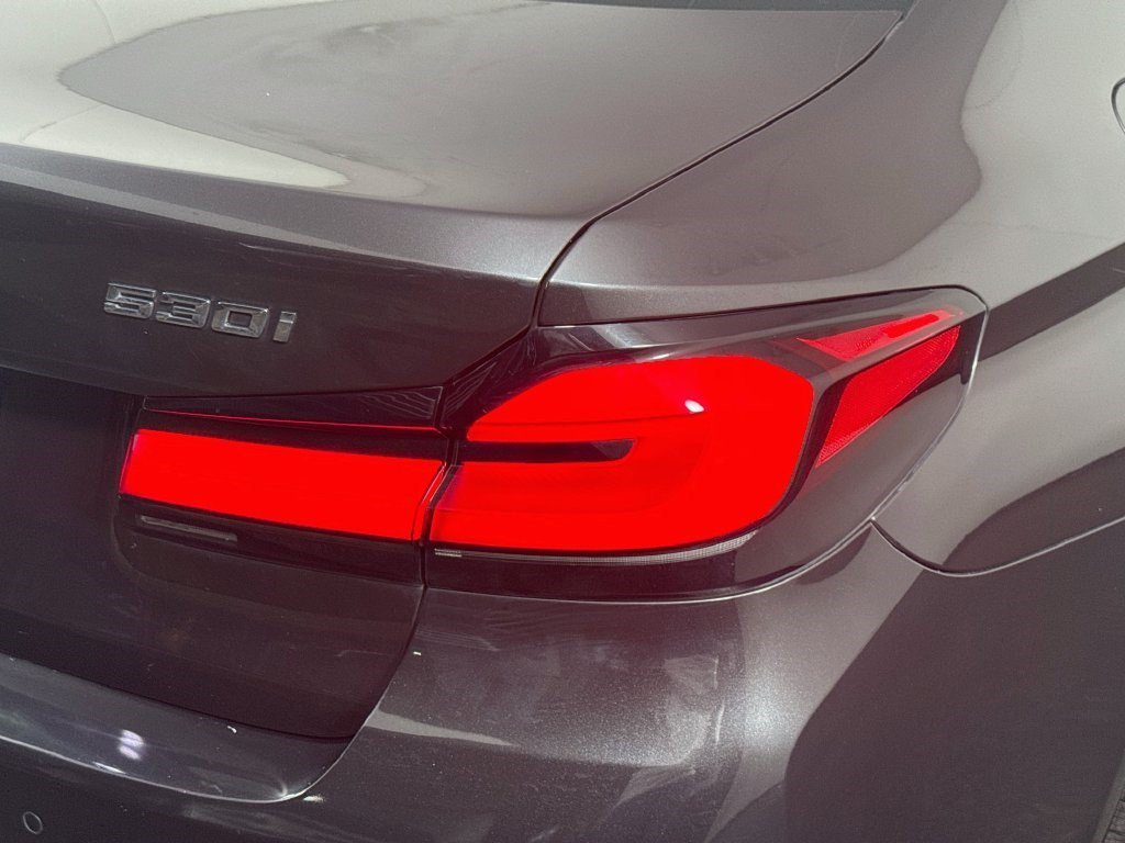 Used 2021 Dark Graphite Metallic BMW 530i image 30