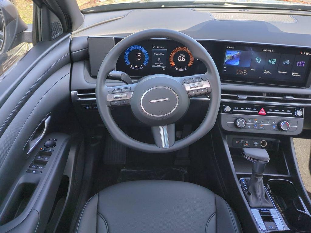 New 2027 Black Hyundai SE FWD image 18