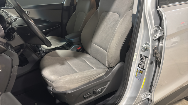 Used 2014 Moonstone Silver Hyundai Base image 9