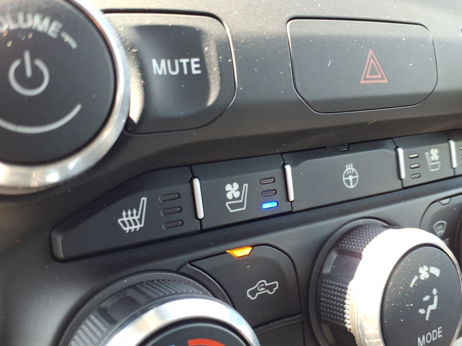 Used 2019 Patriot Blue Pearlcoat Ram Laramie image 5