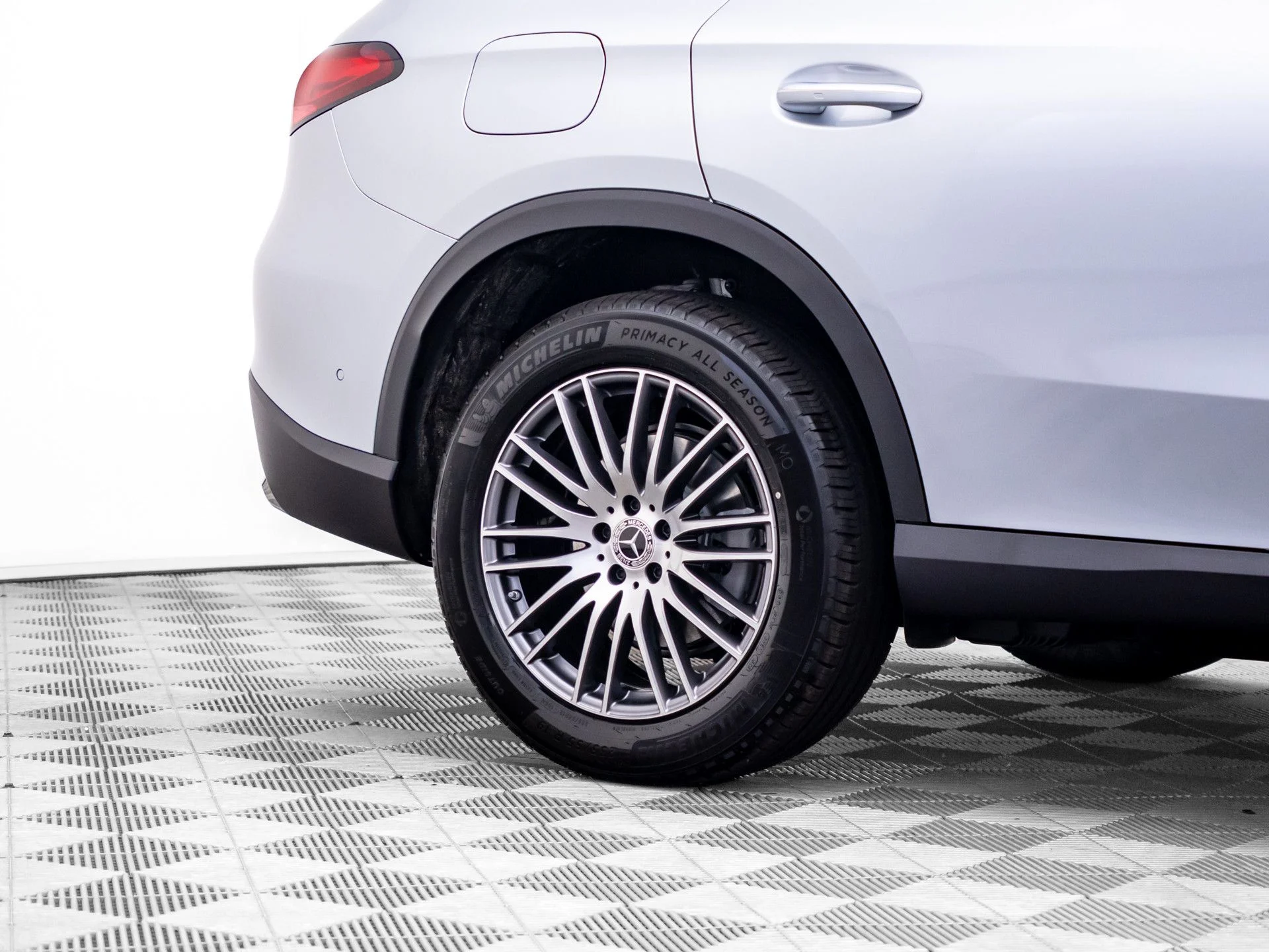 New 2026 Silver Mercedes-Benz GLC 300 image 36