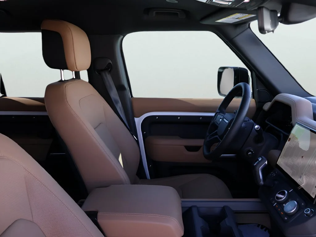 Certified Used 2026 Fuji White Land Rover S image 8